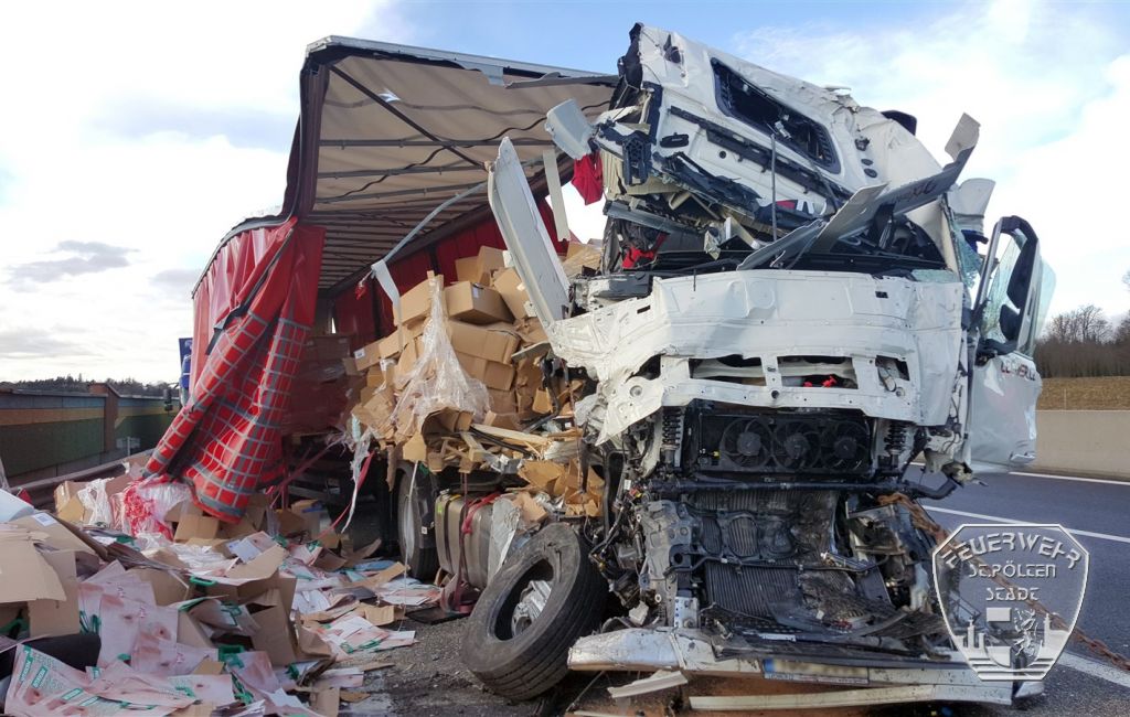 2016 01 12 VU eingeklemmte Person A1 11