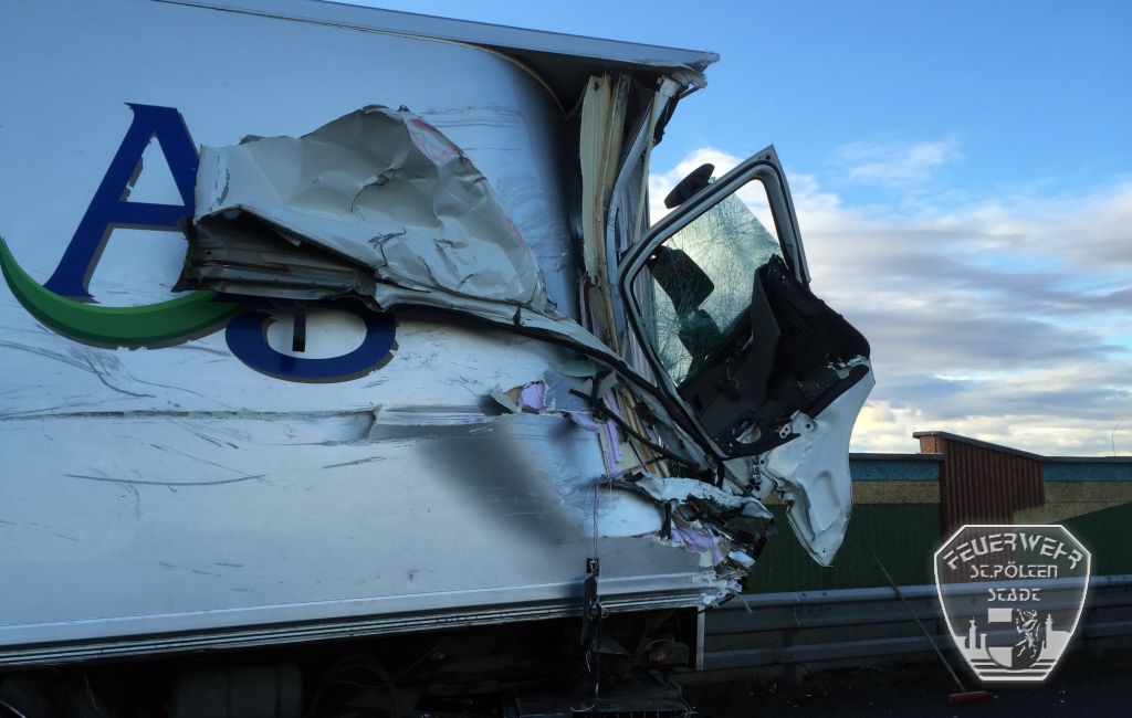 2016 01 12 VU eingeklemmte Person A1 7