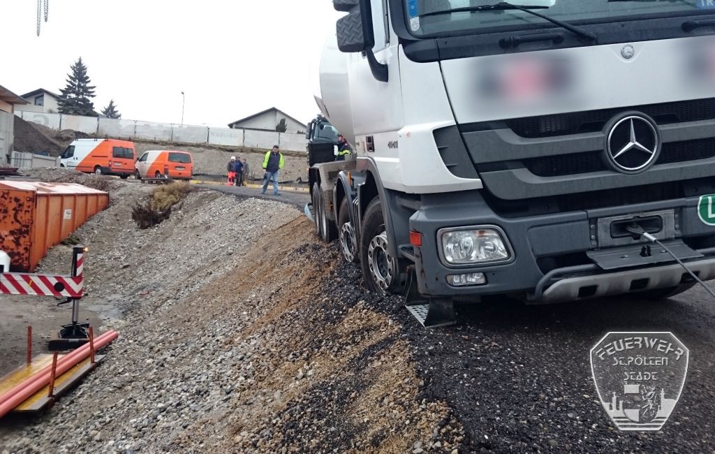 2016 02 01 LKW Bergung StGeorgen 2