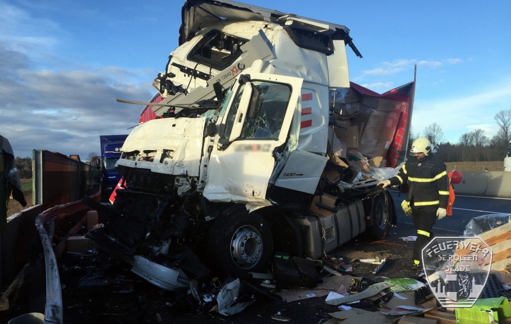  2016 01 12 VU eingeklemmte Person A1 8