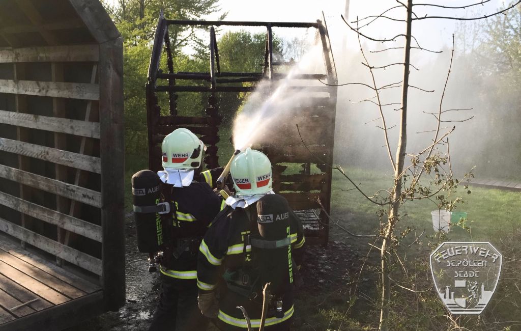 2016 04 21 Huettenbrand Sonnenpark 1