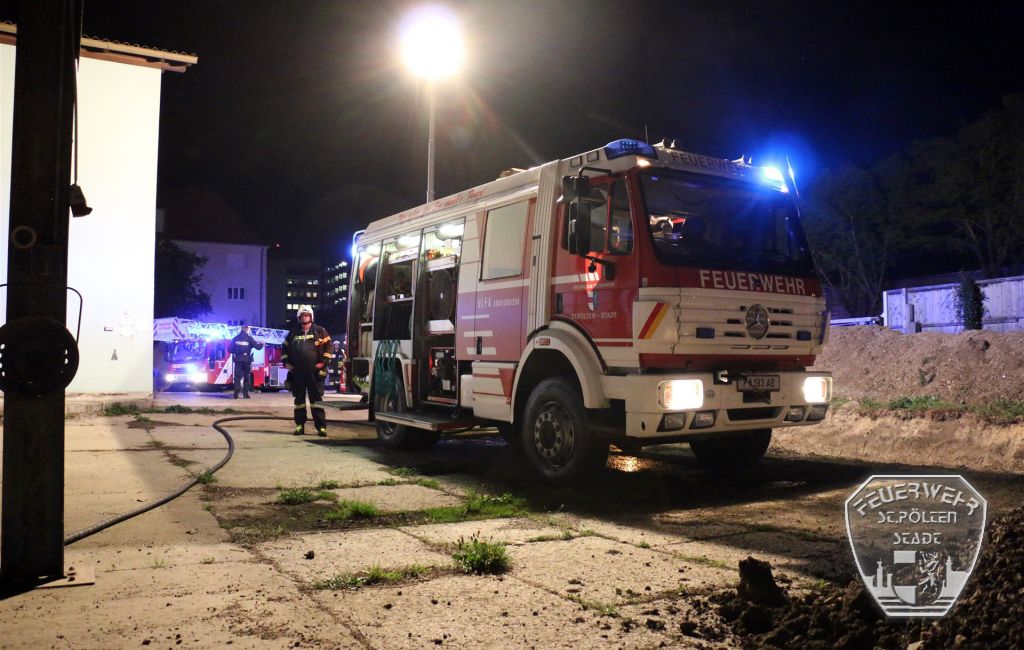 2016 04 22 Lagerbrand Kerensstr 10