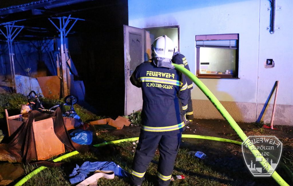 2016 04 22 Lagerbrand Kerensstr 2