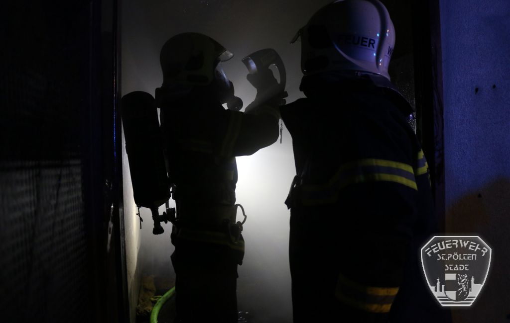 2016 04 22 Lagerbrand Kerensstr 4