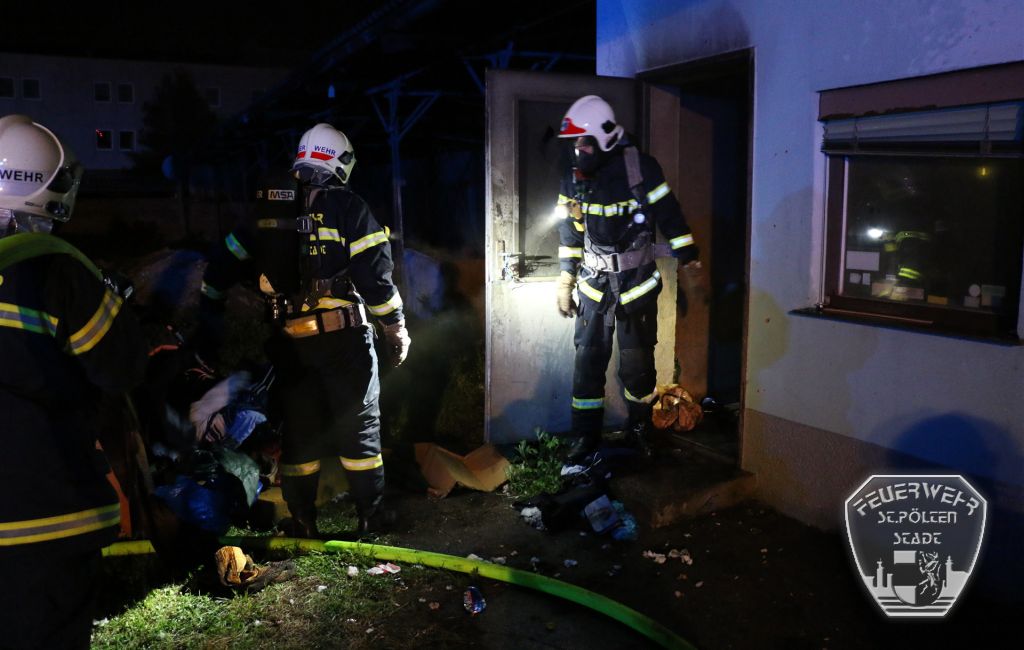 2016 04 22 Lagerbrand Kerensstr 9