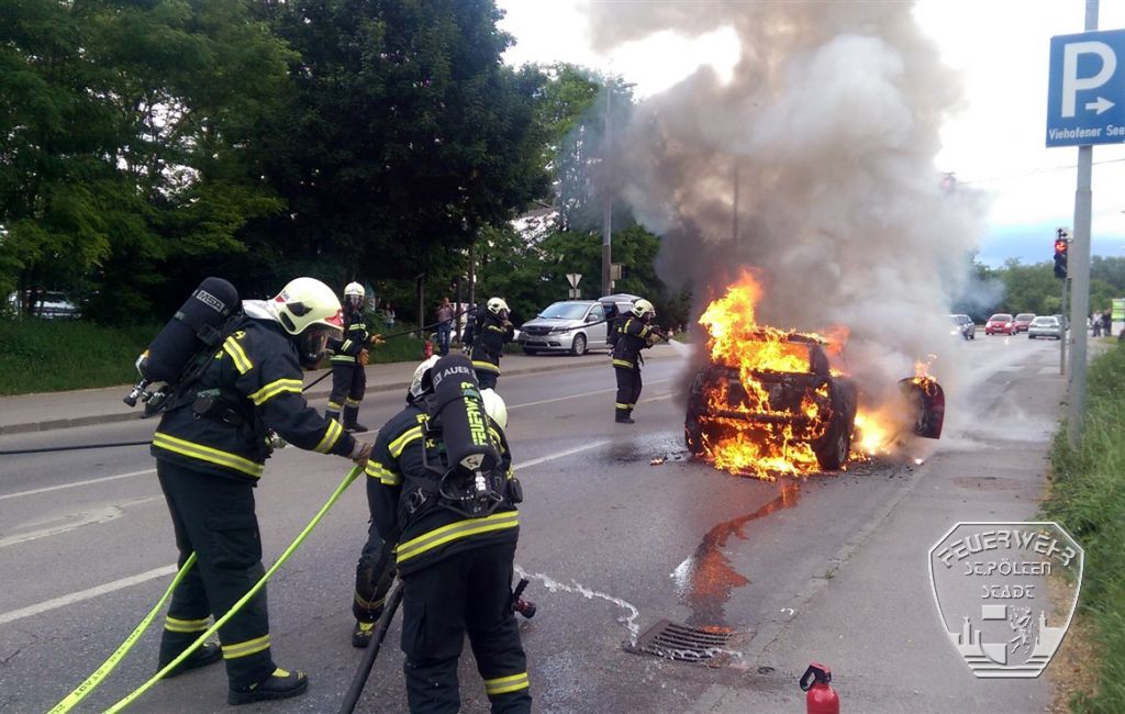 2016 06 09 Fahrzeugbrand 1 klein