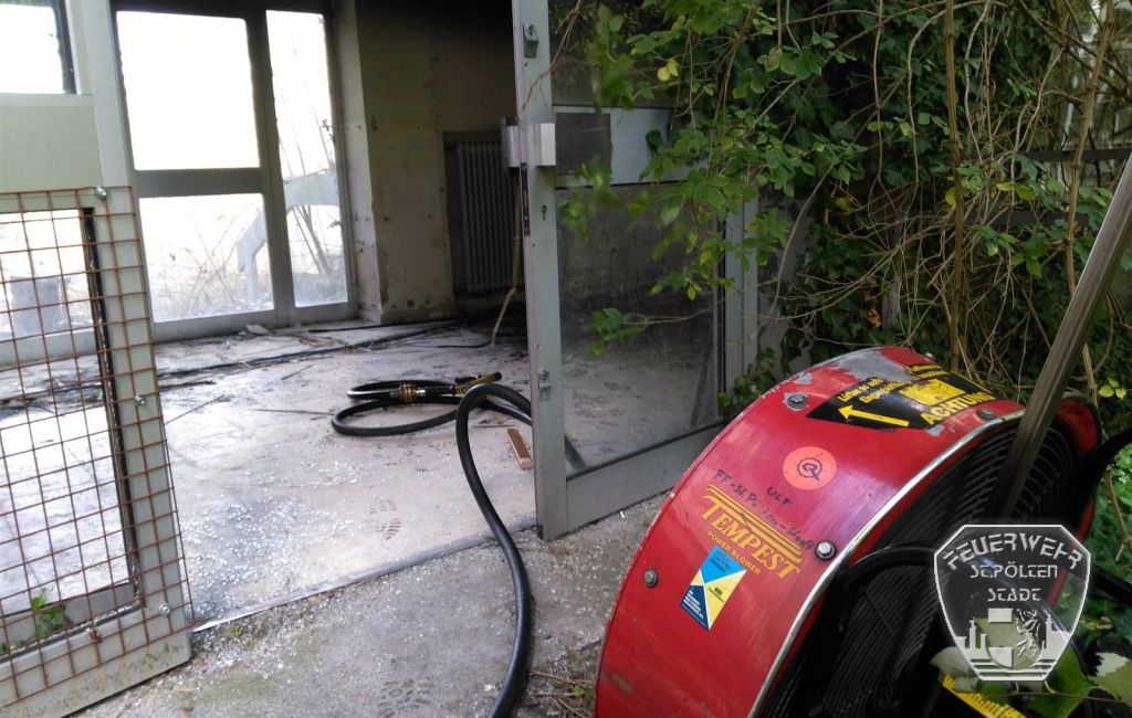 2016 09 18 Zimmerbrand Trautsonstr 3