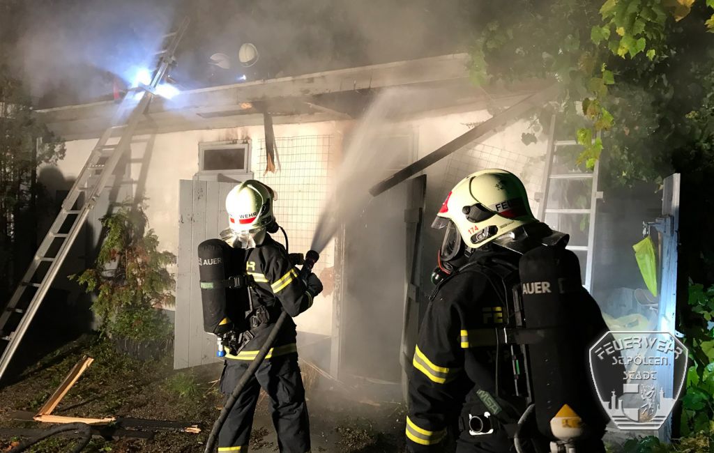 2016 10 21 Schuppenbrand Heidenheimerstr 2