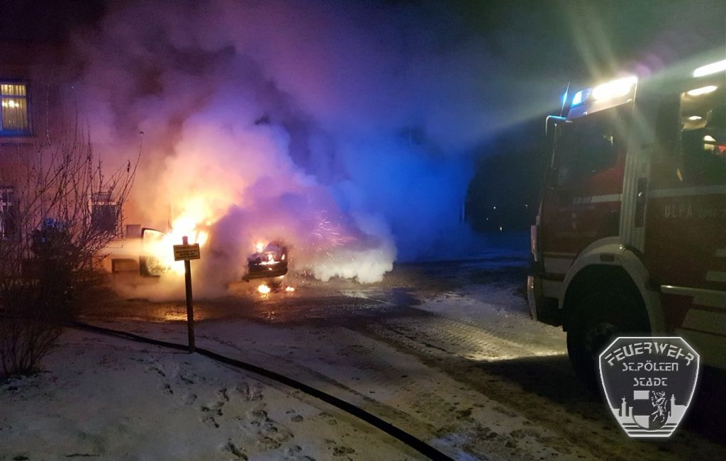2017 01 05 Fahrzeugbrand Goldeggerstr 1