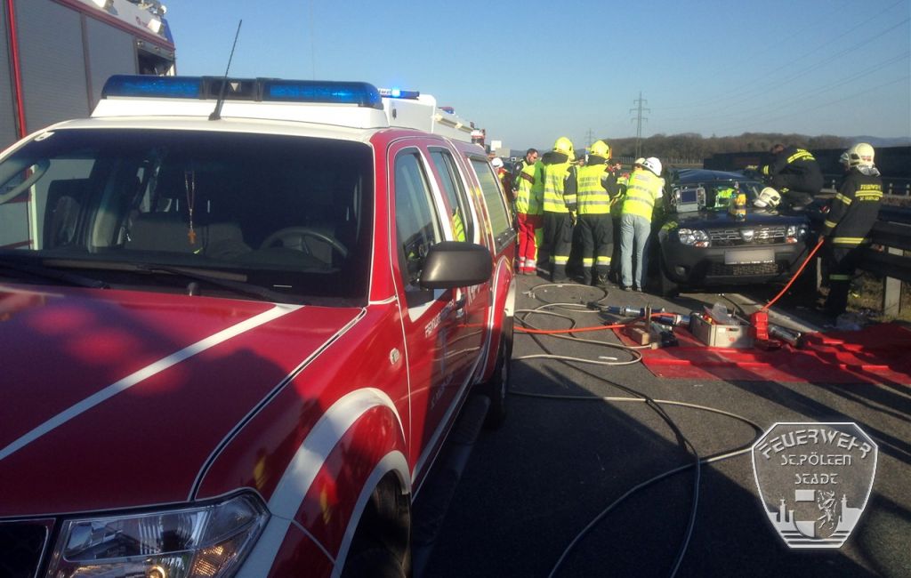 2017 03 26 VU eingeklemmte Person  1 