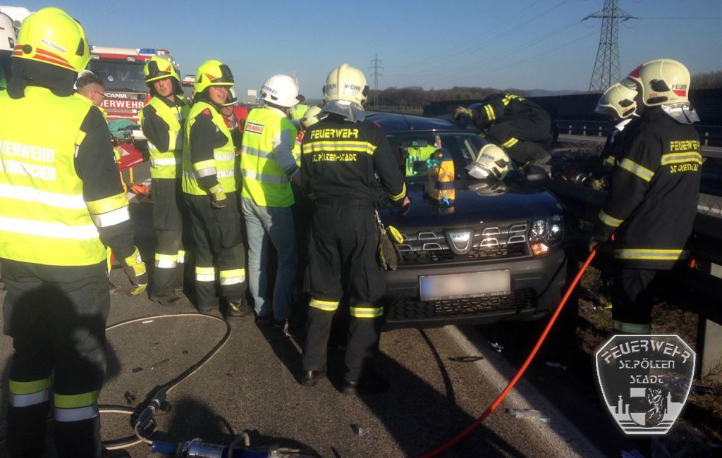 2017 03 26 VU eingeklemmte Person  2 