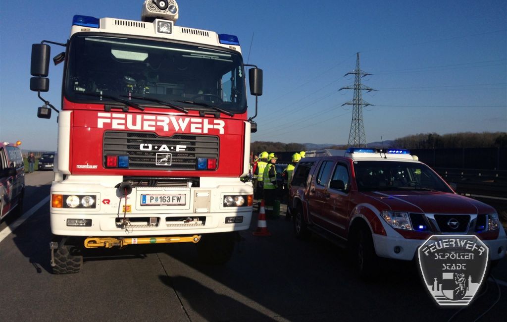 2017 03 26 VU eingeklemmte Person  3 