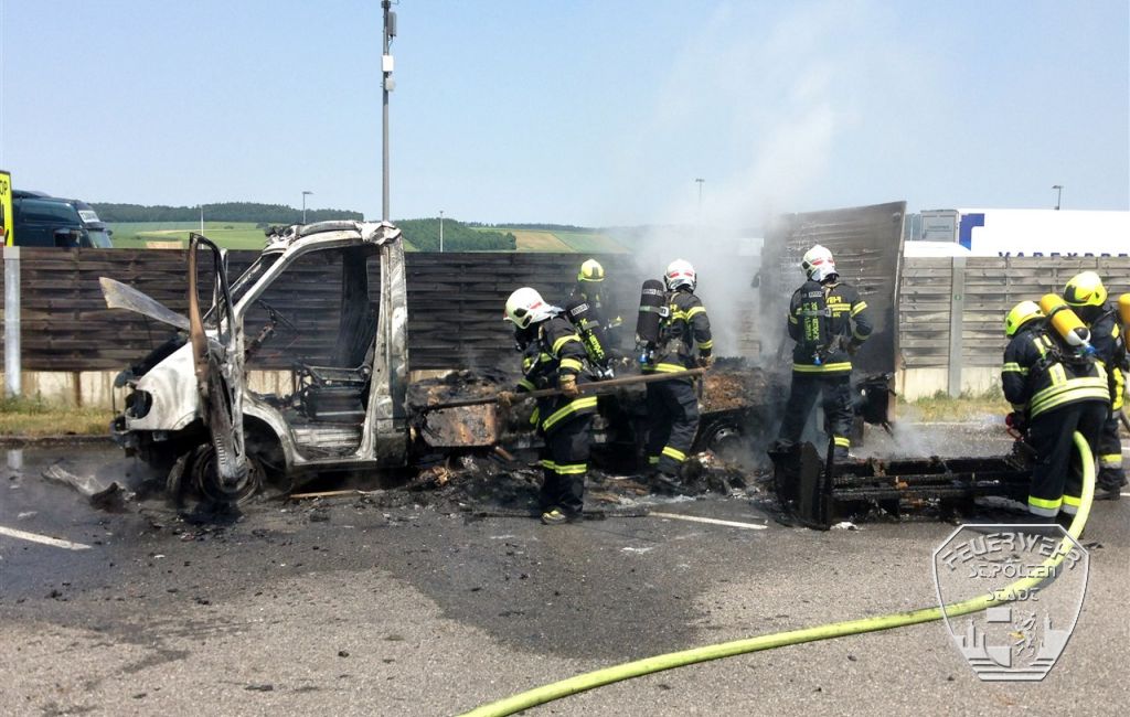 2017 06 02 Fahrzeugbrand A1 1