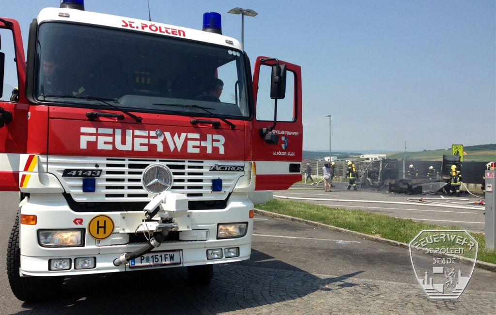 2017 06 02 Fahrzeugbrand A1 2