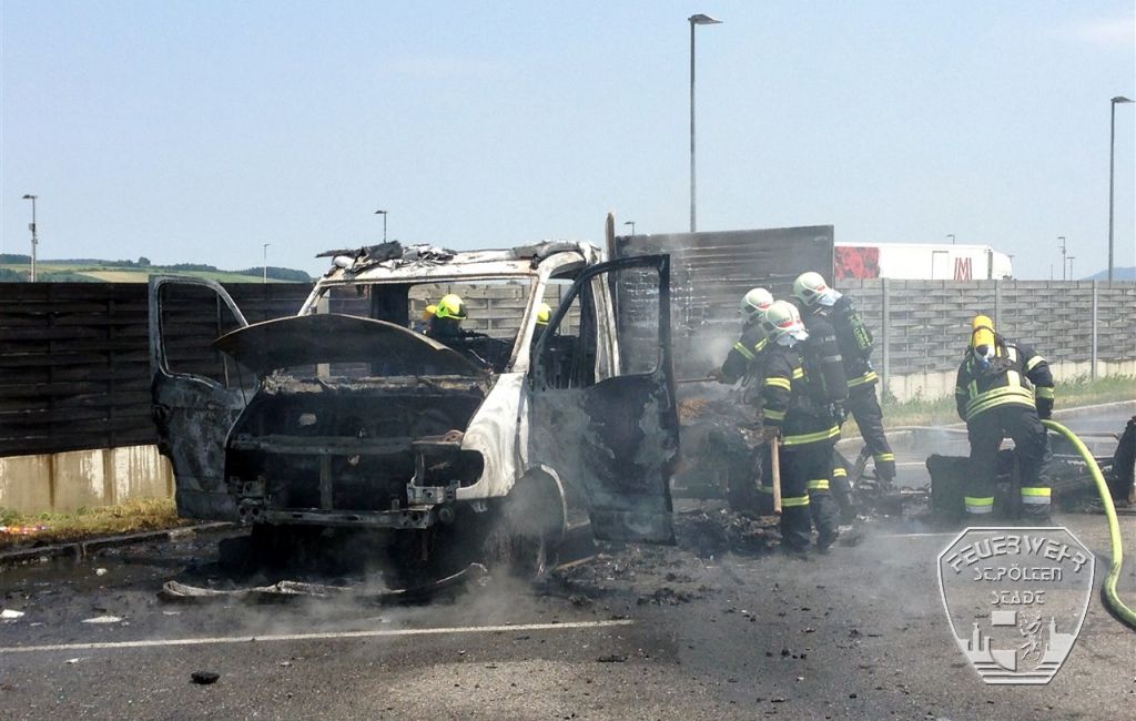 2017 06 02 Fahrzeugbrand A1 3