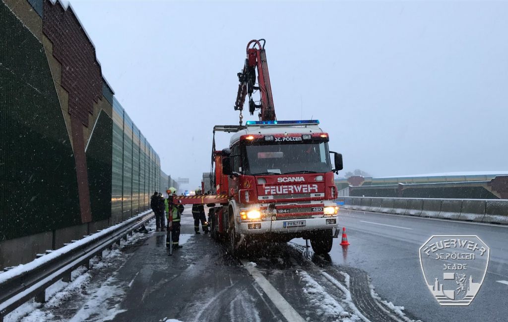 2018 01 21 PKW Bergung A1 km47 1
