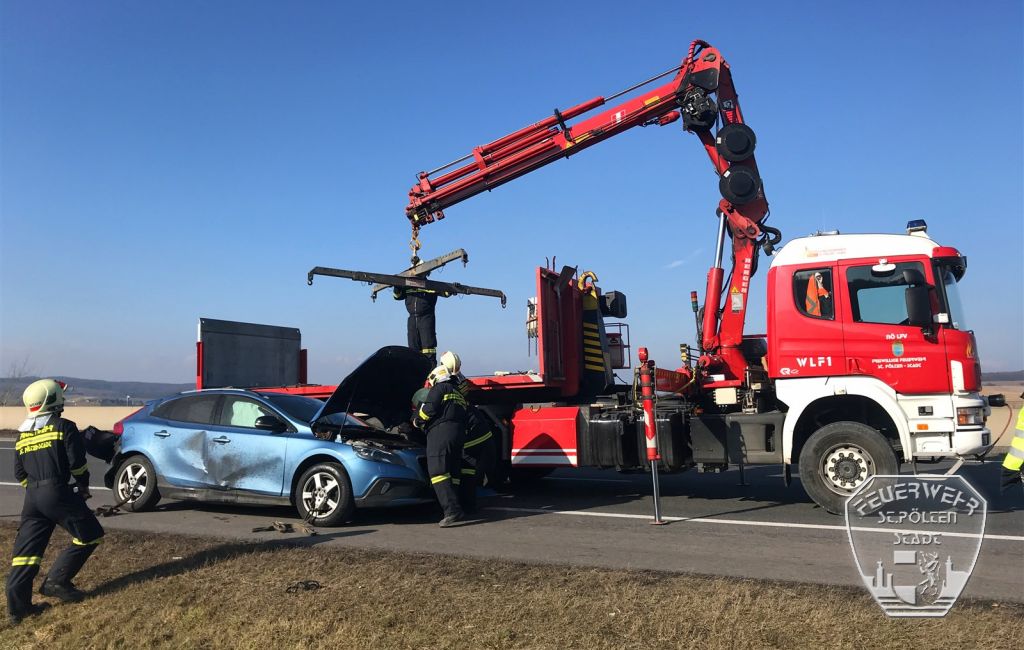 2018 02 11 PKW Bergung A1  2 