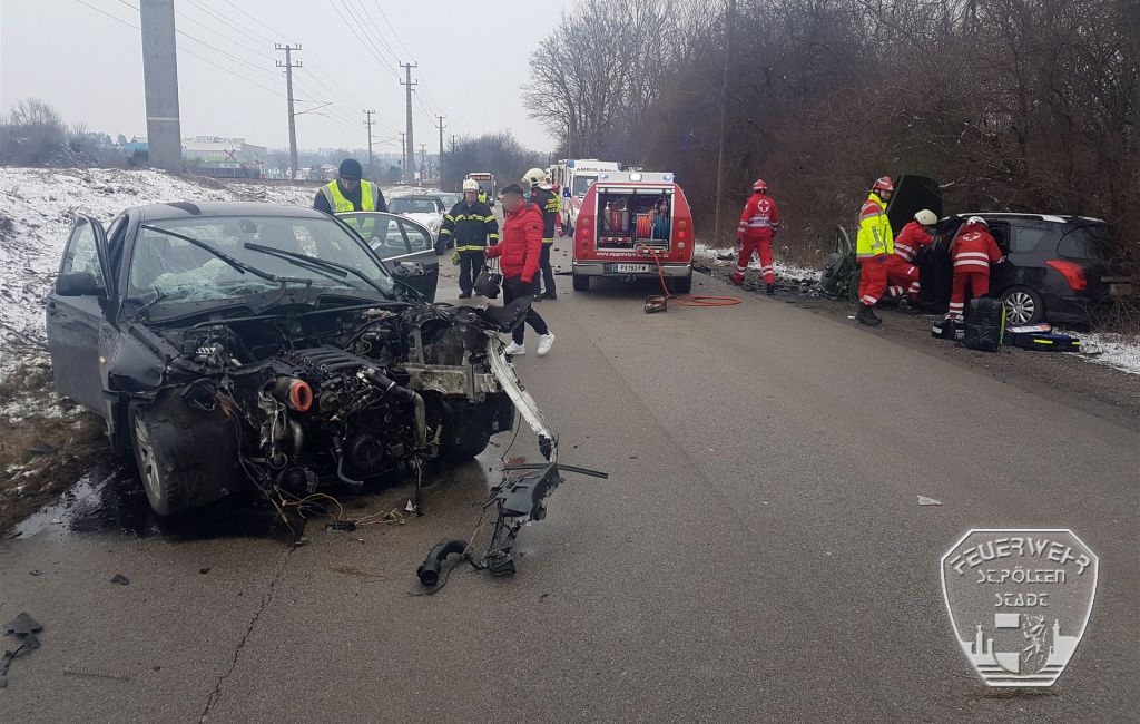 2018 03 20 VU Viehofen Person eingeklemmt 3